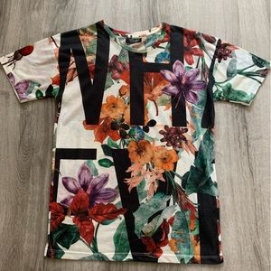 Gebtly worn floral tee shirt form Zara, size small